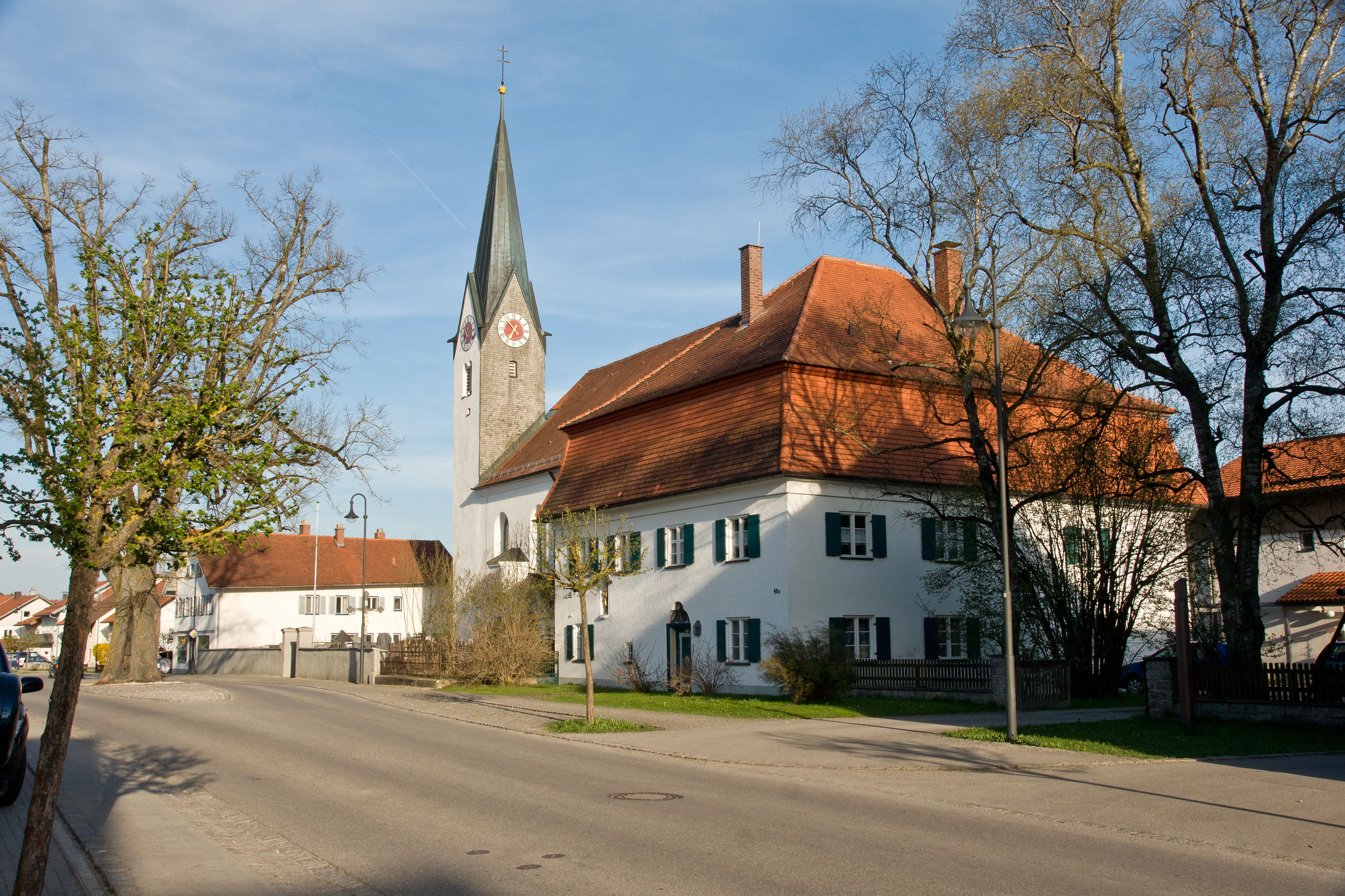 Lind und Kirche in Aitrang
